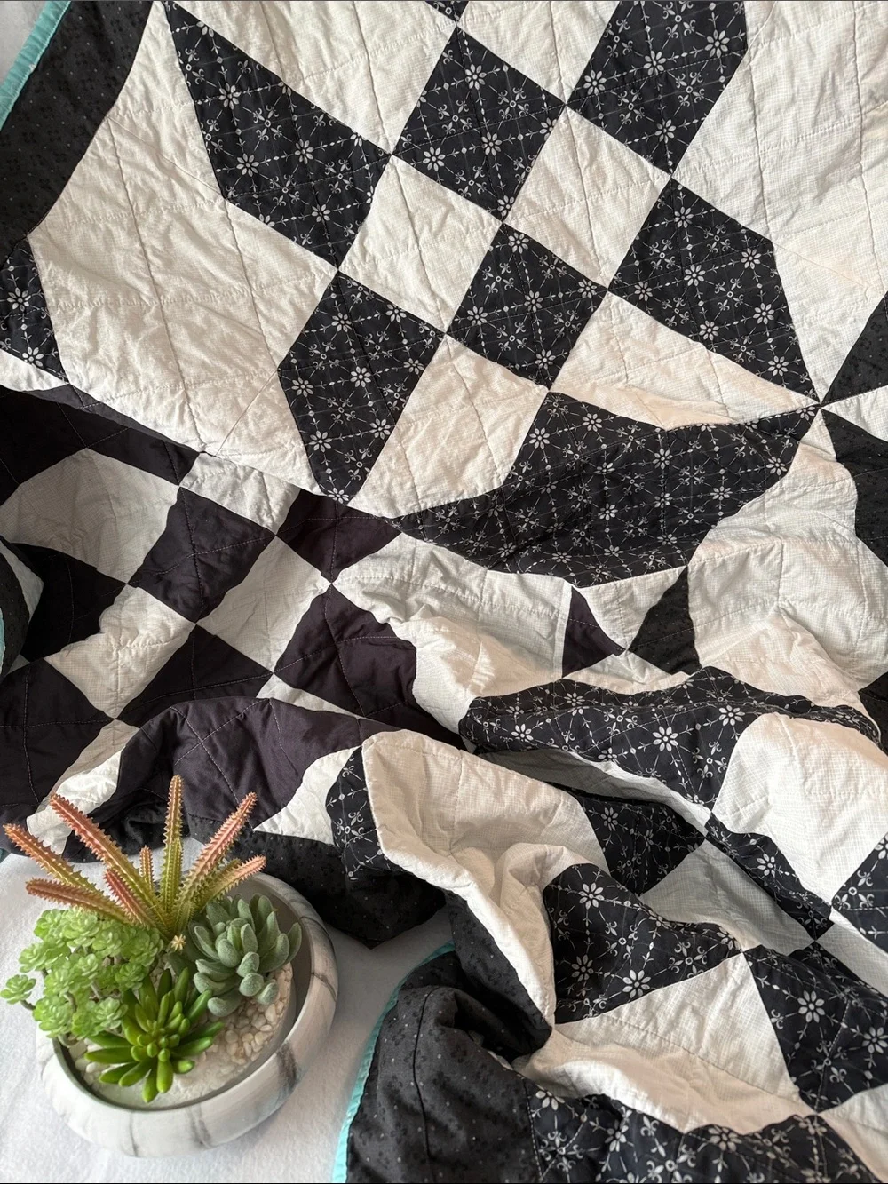 Black & White Star Quilt - Modern Geometric